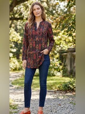 Surroundings Long Sleeve Split V-neck Vibrant Contrasting Aztec Tunic size M